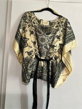 feathers Cream and Black Paisley Tie-Waist Tunic